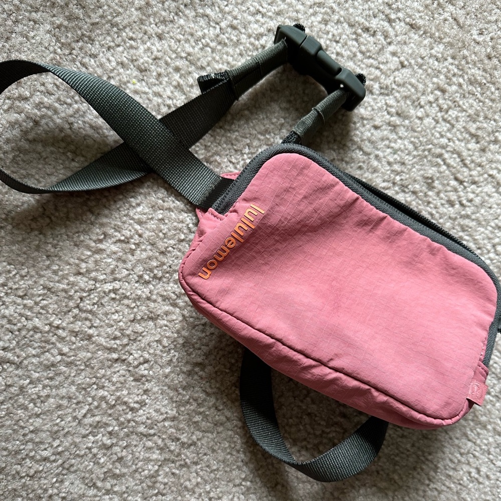 Lululemon Mini Belt Bag